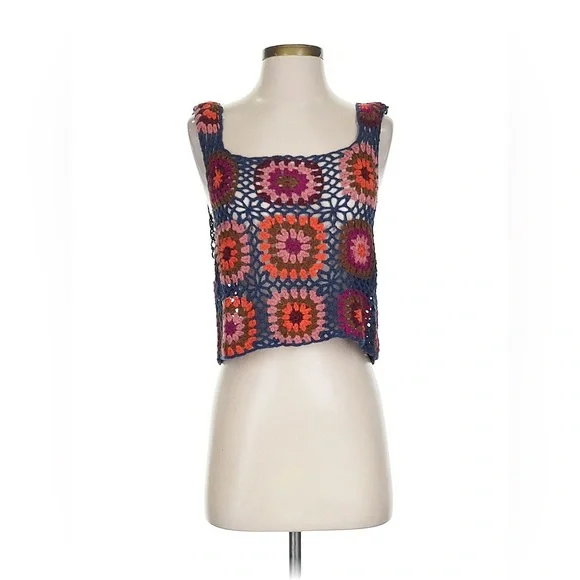 Natural Life Crochet Tank - Picture 3 of 7